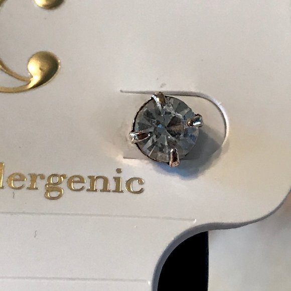 CHARMING CHARLIE HYPO-ALLERGENIC STUD EARRINGS NWT - Picture 5 of 7